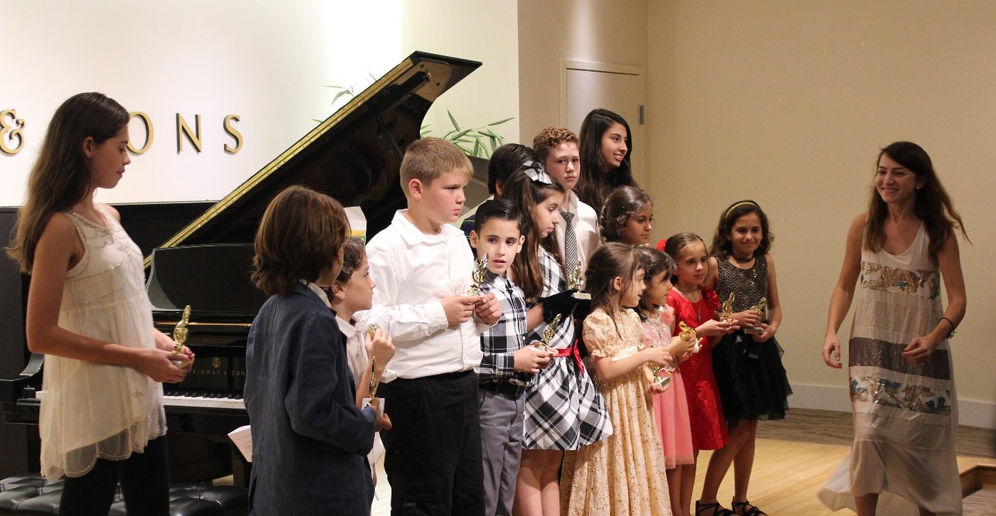 Piano studio in Fenton